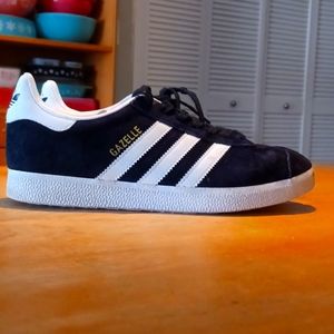 Adidas Black Gazelle Suede 90s Skateboarding Inspired US Youth Size 6 Shoes